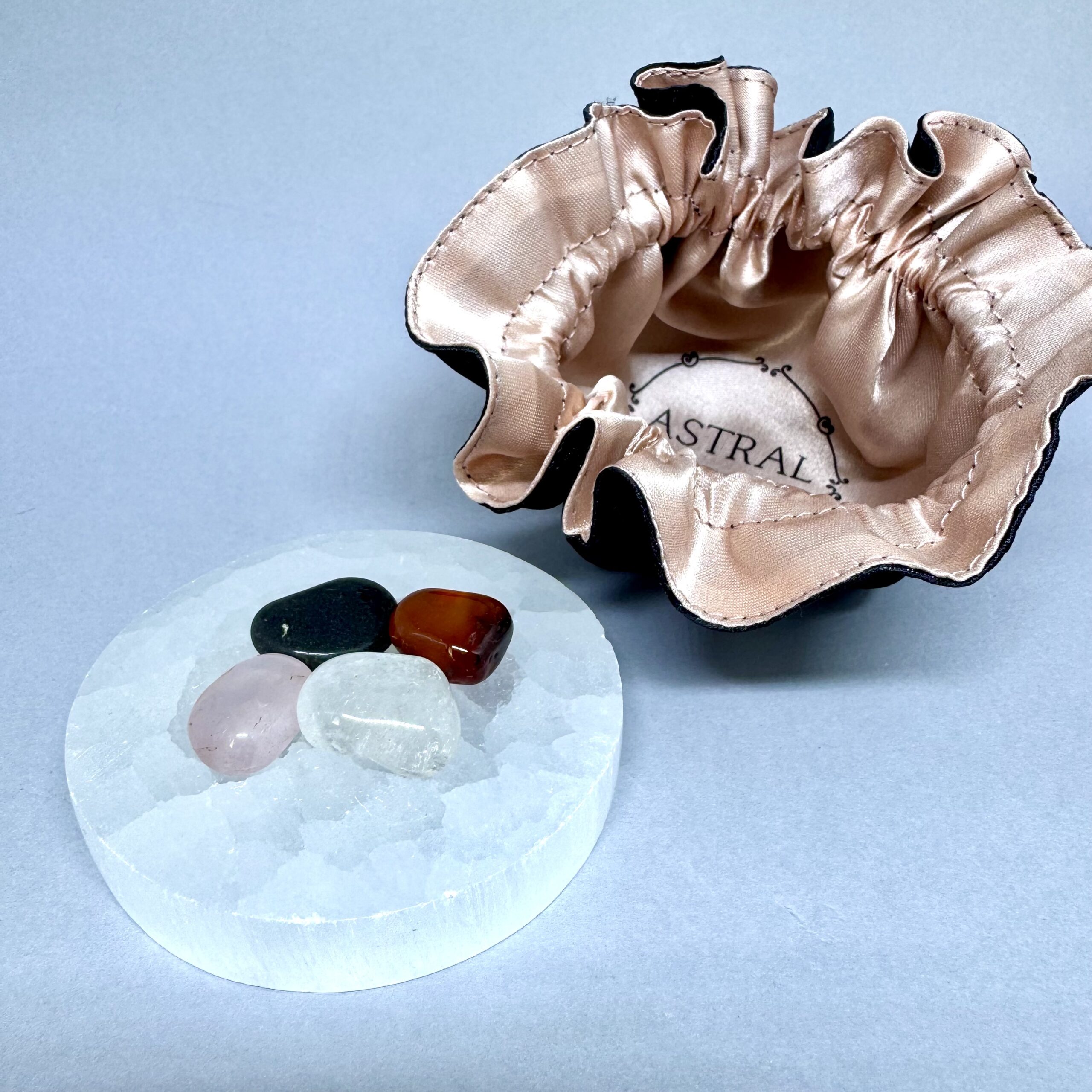 Mini Altar do Amor – Intenção, Delicadeza e Conexão - Imagem 2