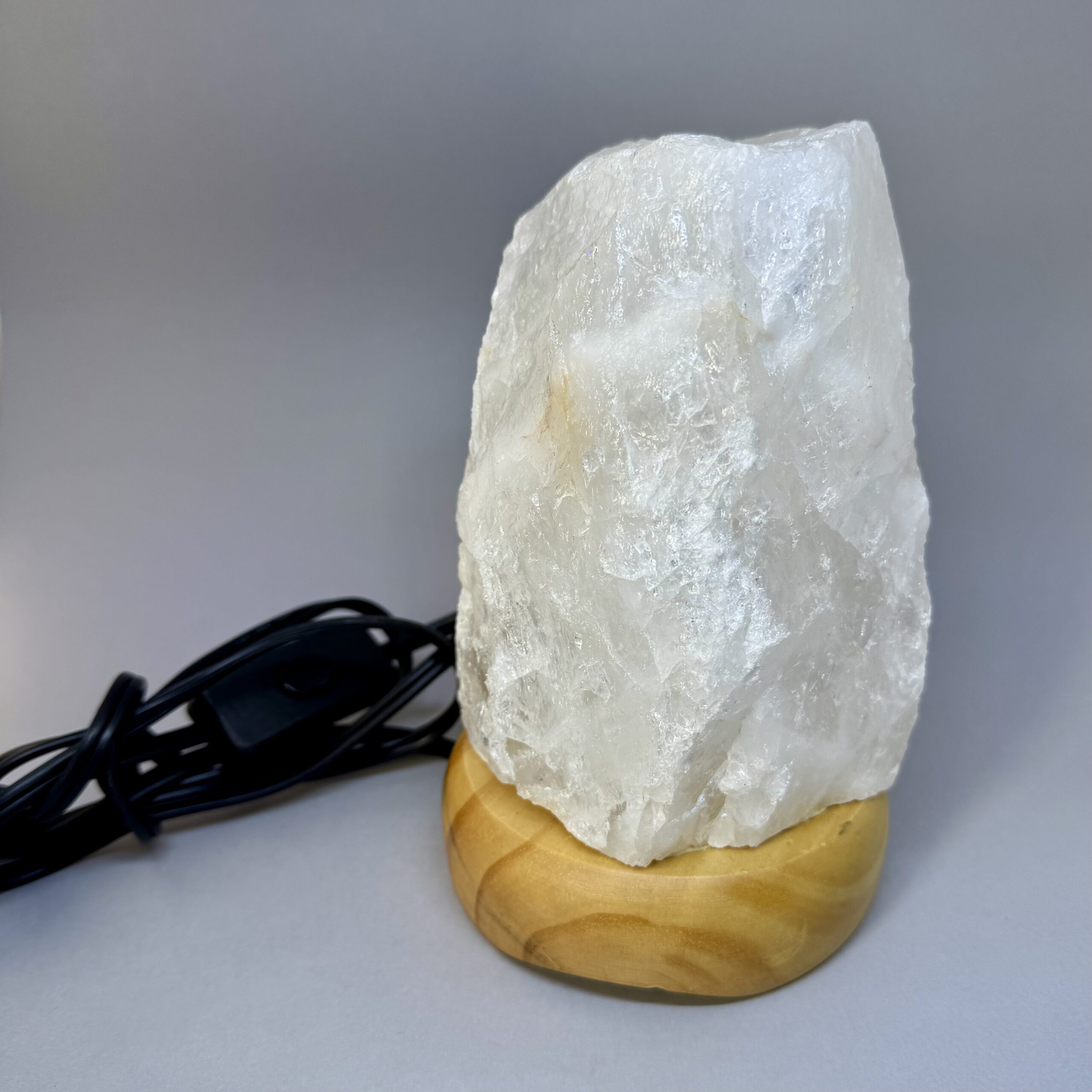 Luminária de Quartzo Branco – Luz, Pureza e Aconchego - Imagem 3